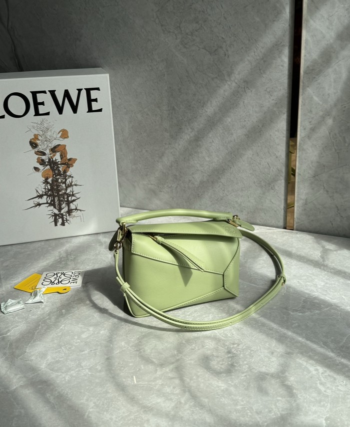 Puzzle Edge Bag In Soft Grained Calfskin “18*12*8CM”-037=
