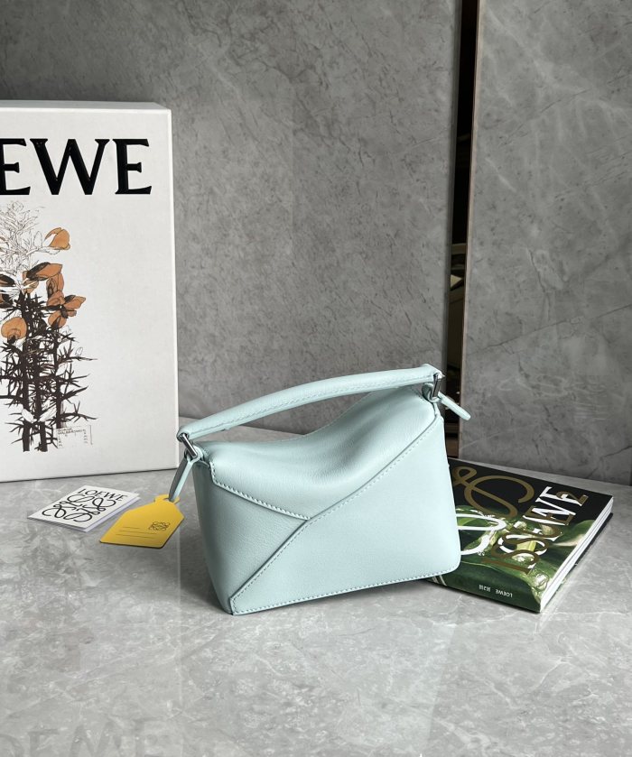 Puzzle Edge Bag In Soft Grained Calfskin “18*12*8CM”-037=