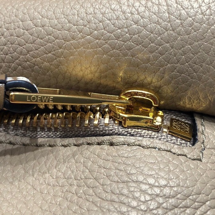 Medium Puzzle bag in soft grained calfskin“29*18*12CM”-027=
