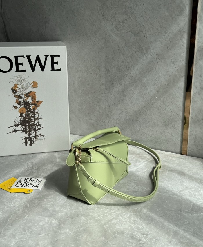 Puzzle Edge Bag In Soft Grained Calfskin “18*12*8CM”-037=