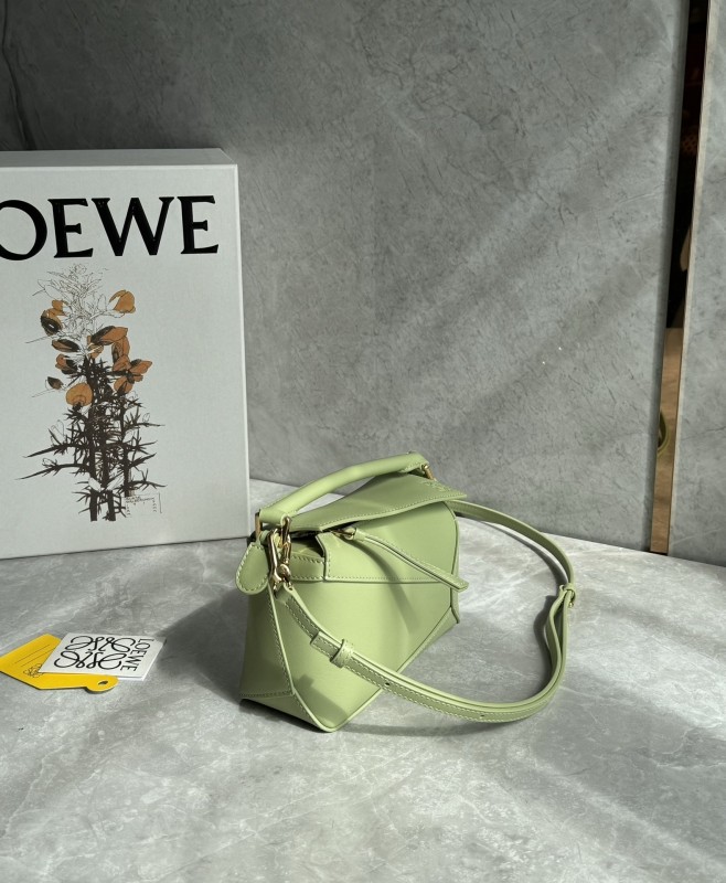 Puzzle Edge Bag In Soft Grained Calfskin “18*12*8CM”-037=