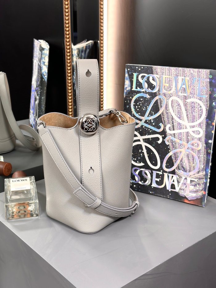 Mini Pebble Bucket bag in smooth calfskin“19.5*16*16CM”-037=