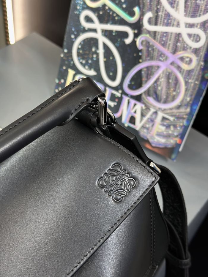 Small Puzzle bag in smooth calfskin“24*16.5*10.5CM”-037=