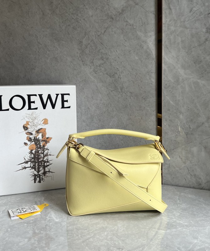 Puzzle Edge Bag In Soft Grained Calfskin“24*16.5*10.5CM”-009=