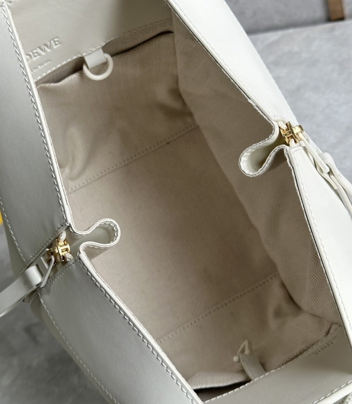 Compact Hammock bag in classic calfskin“20.8*19.5*14.4CM”-059=