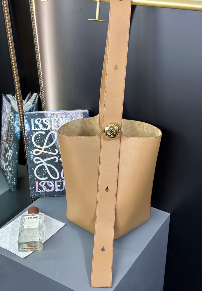 Pebble Bucket Bag In Smooth Calfskin“28*24.5*23.5CM”-087=