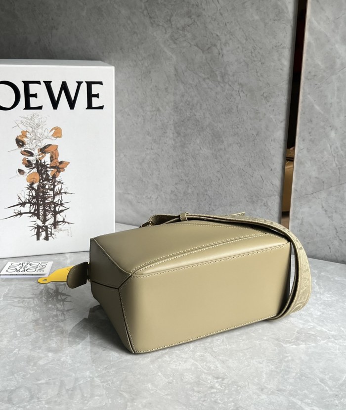 Puzzle Edge Bag In Soft Grained Calfskin“24*16.5*10.5CM”-009=