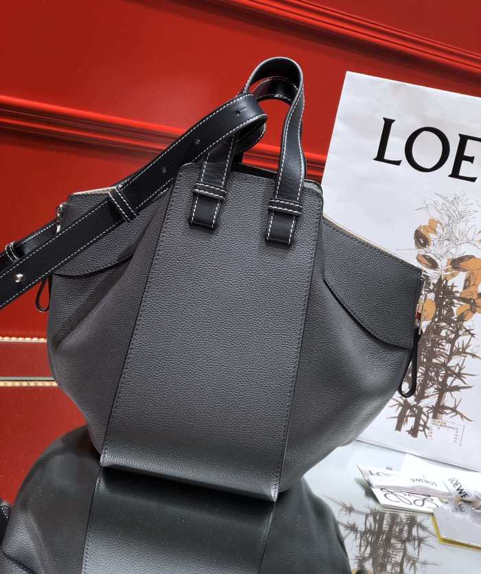 Small Hammock bag in soft grained calfskin“29*26*14CM”-057=
