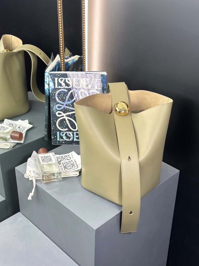 Pebble Bucket Bag In Smooth Calfskin“28*24.5*23.5CM”-087=