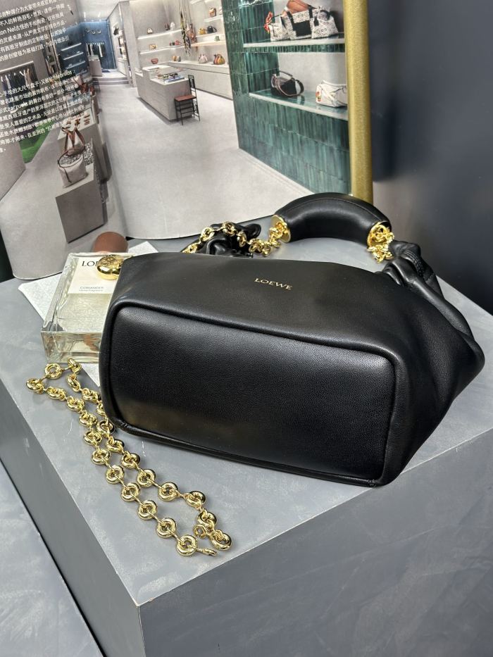 Small Nappa Leather Squeeze Bag“29*24*10.5CM”-058=