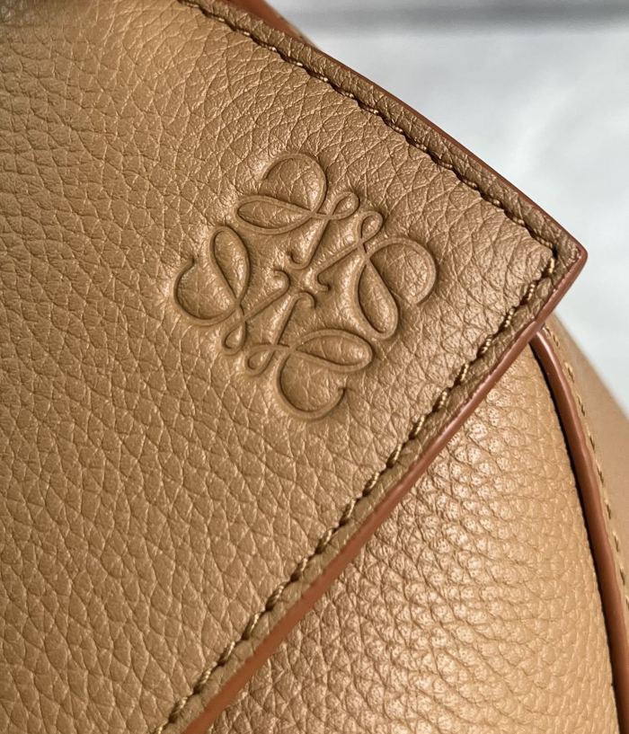 Puzzle Edge Bag In Soft Grained Calfskin“24*16.5*10.5CM”-009=