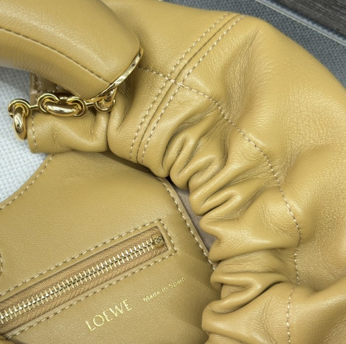 Squeeze Bag In Mellow Nappa Lambskin“29*24*10.5CM”-058=