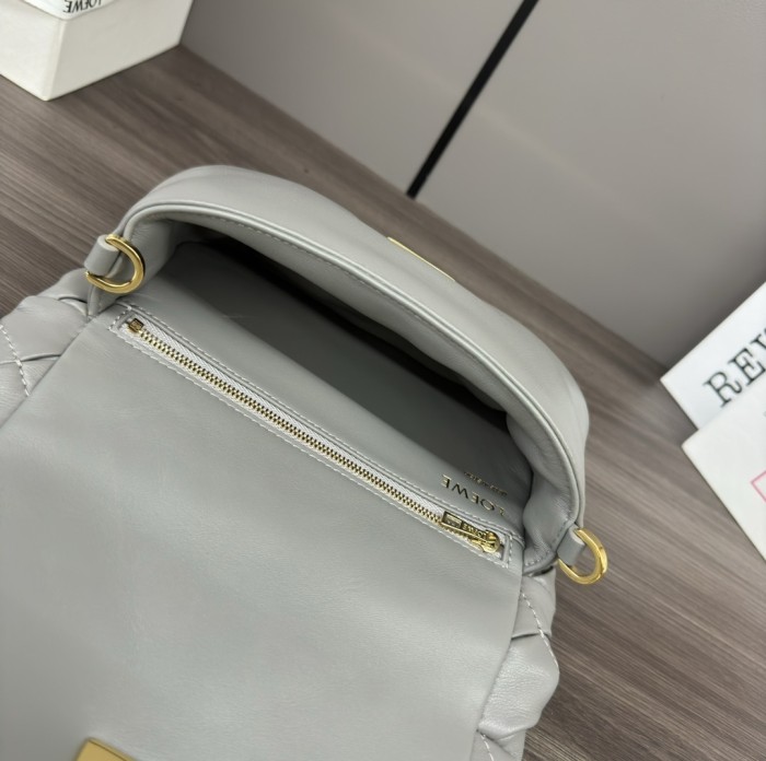 Goya Puffer Bagin Pleated Shiny Nappa Lambskin“20*13*6CM”-039=