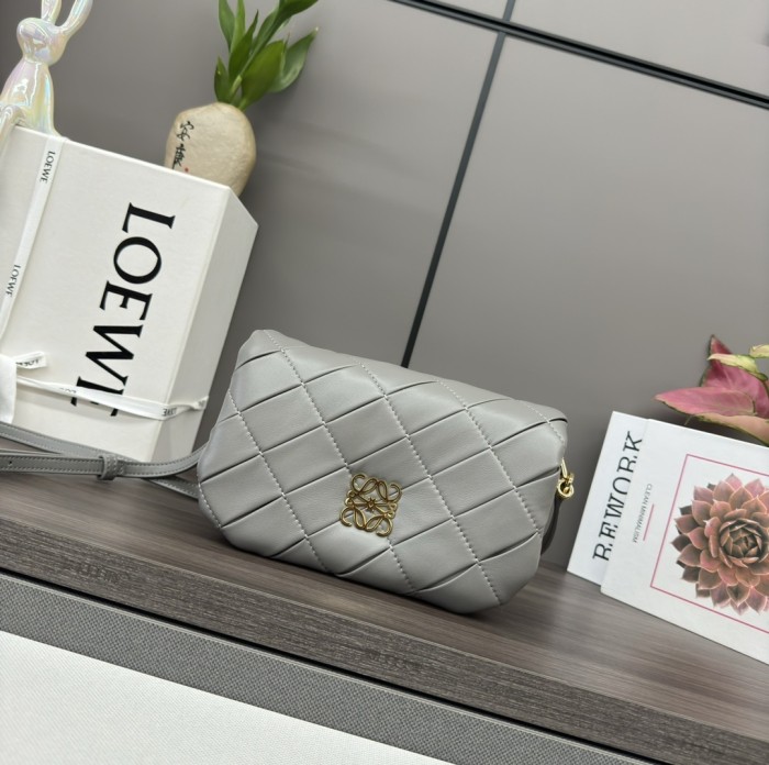 Goya Puffer Bagin Pleated Shiny Nappa Lambskin“20*13*6CM”-039=