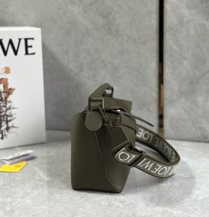 Puzzle Edge Bag In Soft Grained Calfskin“24*16.5*10.5CM”-089=