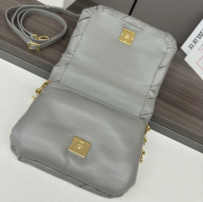 Goya Puffer Bag In Pleated Shiny Nappa Lambskin“23*17*9CM”-0021=