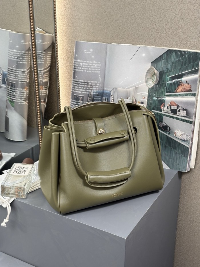 Medium Madrid bag in smooth calfskin“28.5*23*11CM”-089