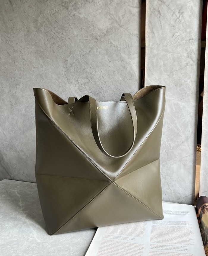 Puzzle Fold Tote In Shiny Calfskin“42*41*18CM”-0501=