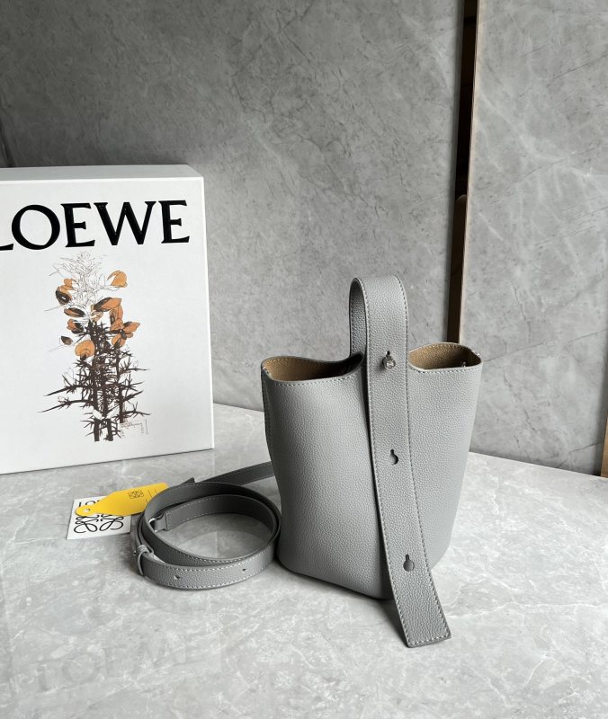 Pebble Bucket Bag In Soft Grained Calfskin“19.5*16*16CM”-009=