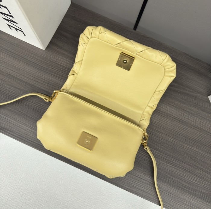 Goya Puffer Bagin Pleated Shiny Nappa Lambskin“20*13*6CM”-039=