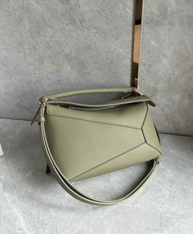Puzzle Edge Bag In Soft Grained Calfskin“24*16.5*10.5CM”-009=