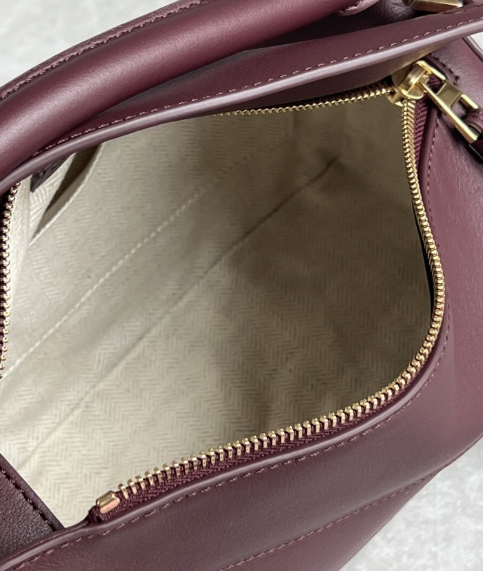 Puzzle Edge Bag In Soft Grained Calfskin“24*16.5*10.5CM”-009=