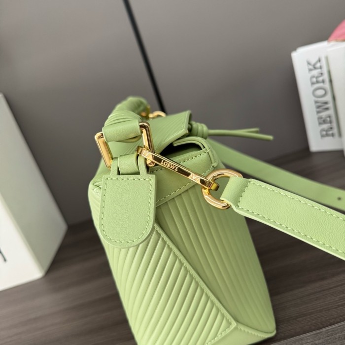 Puzzle Edge Bag In Soft Grained Calfskin“24*16.5*10.5CM”-009=