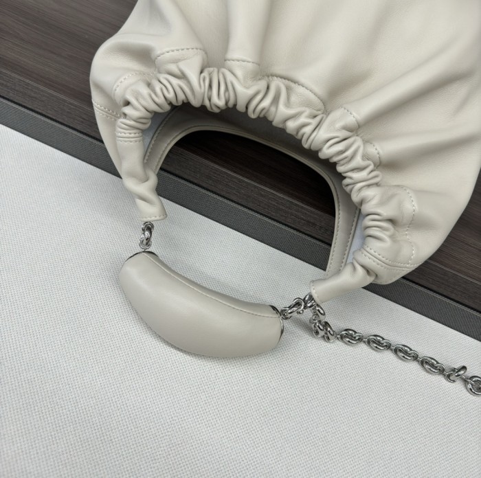 Squeeze Bag In Mellow Nappa Lambskin“29*24*10.5CM”-058=