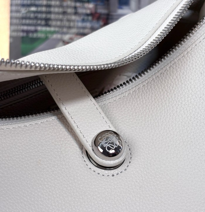 Medium Madrid bag in supple calfskin“28.5*23*11CM”-089=