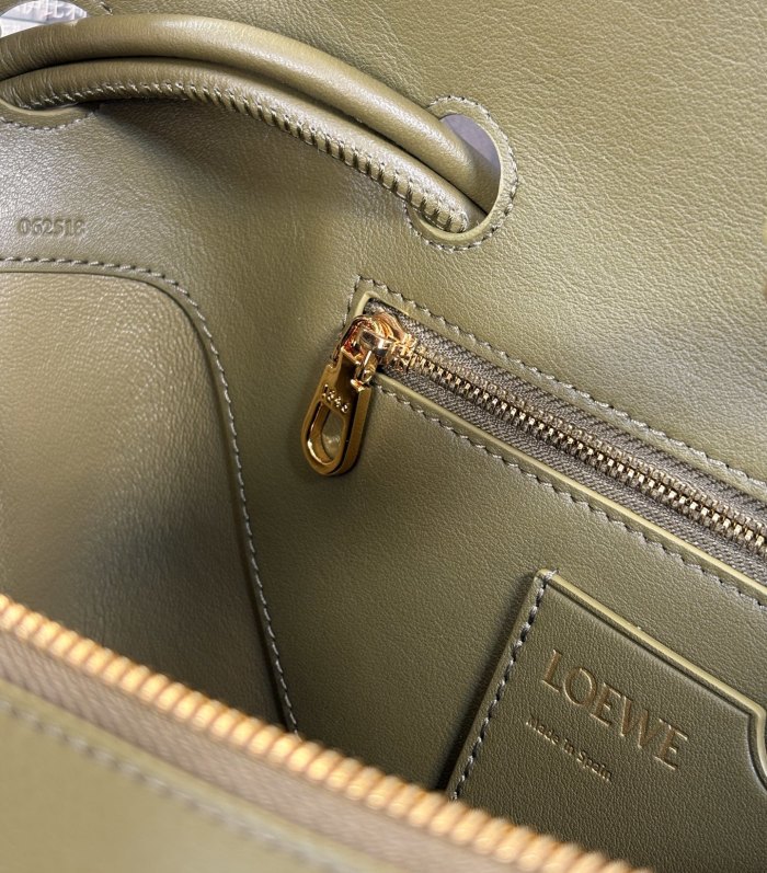 Medium Madrid bag in smooth calfskin“28.5*23*11CM”-089