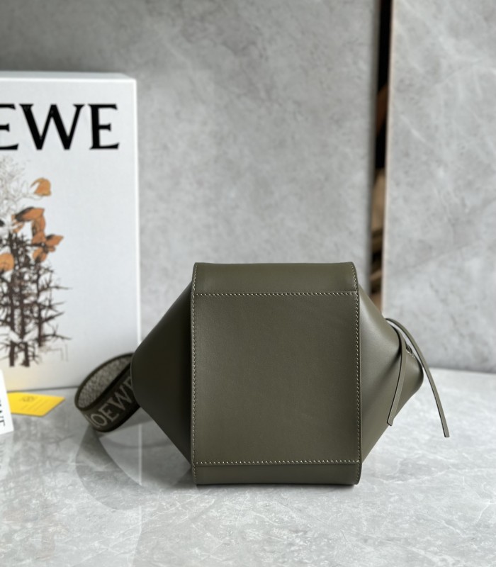 Compact Hammock bag in classic calfskin“20.8*19.5*14.4CM”-059=