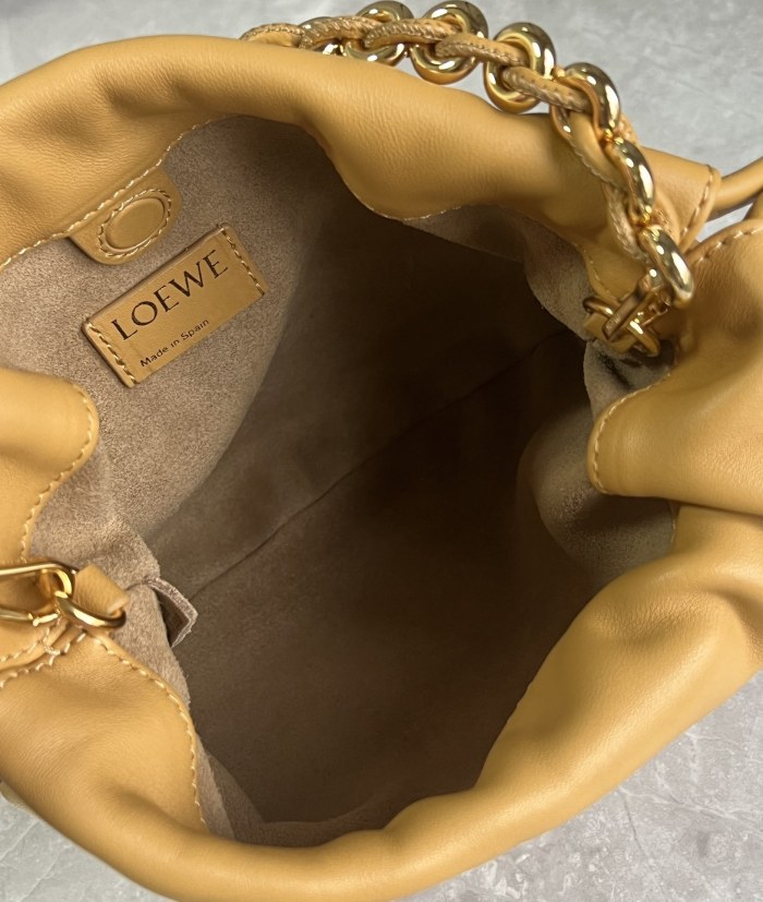 Flamenco Purse Bucket In Mellow Nappa Lambskin“23*17*5.5”-038=