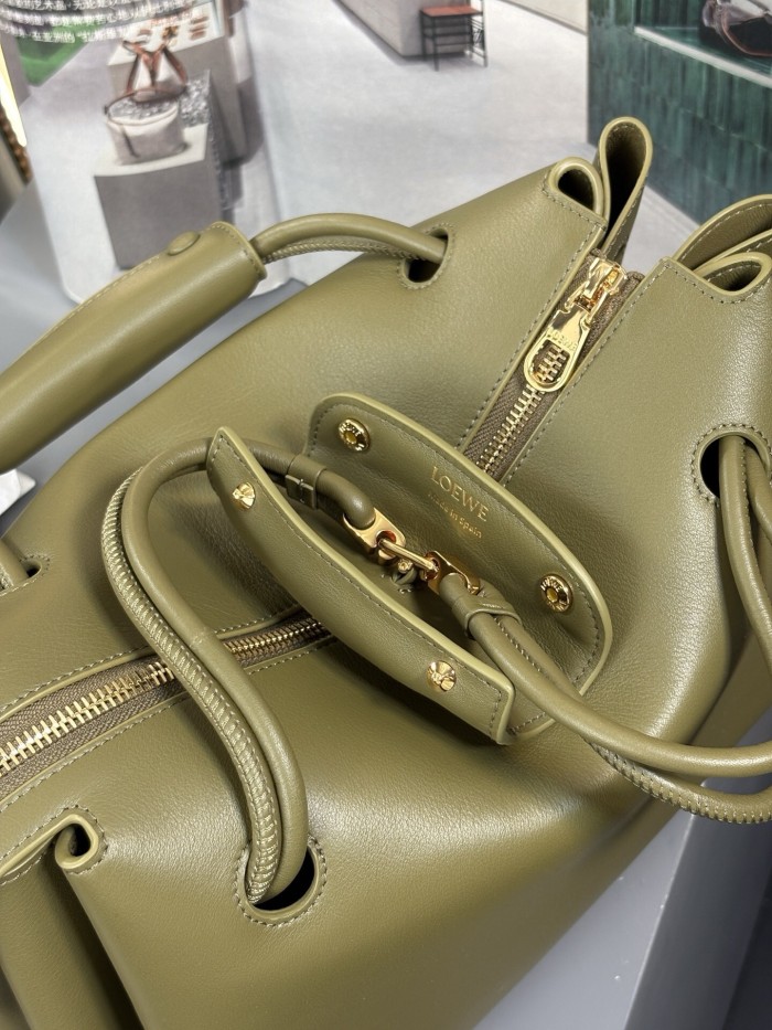 Medium Madrid bag in smooth calfskin“28.5*23*11CM”-089