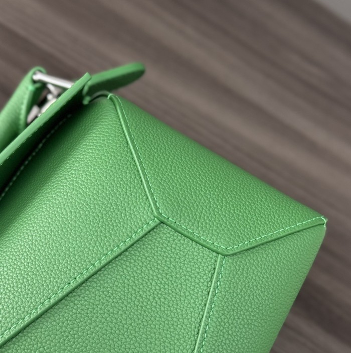 Puzzle Edge Bag In Soft Grained Calfskin“24*16.5*10.5CM”-009=