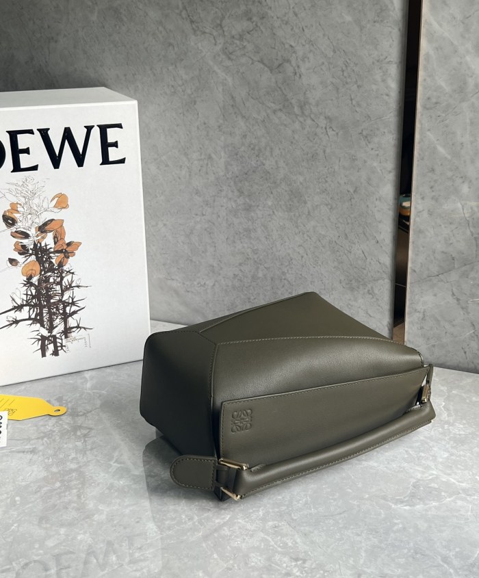 Puzzle Edge Bag In Soft Grained Calfskin“24*16.5*10.5CM”-009=