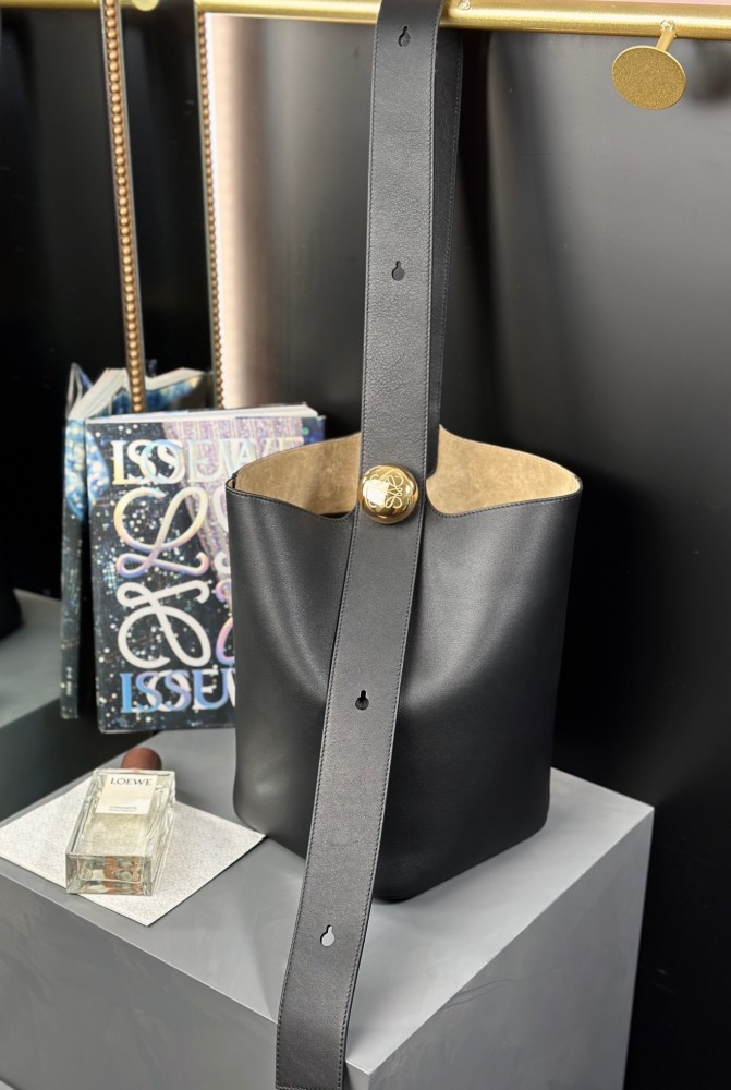 Pebble Bucket Bag In Smooth Calfskin“28*24.5*23.5CM”-087=