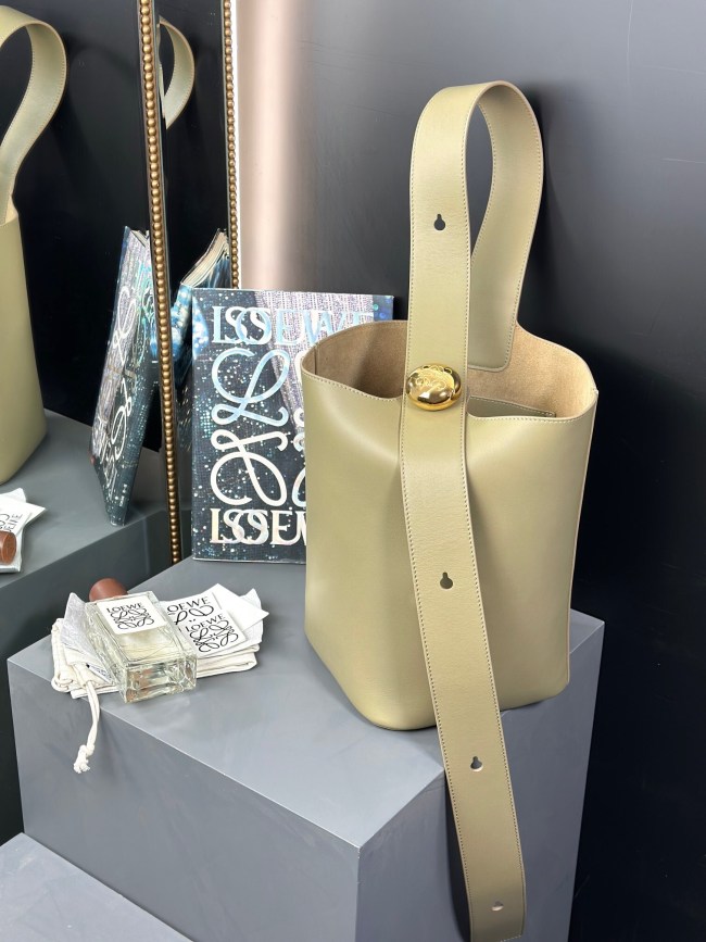 Pebble Bucket Bag In Smooth Calfskin“28*24.5*23.5CM”-087=