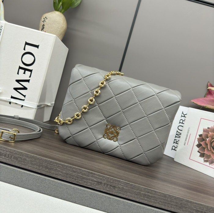 Goya Puffer Bag In Pleated Shiny Nappa Lambskin“23*17*9CM”-0021=