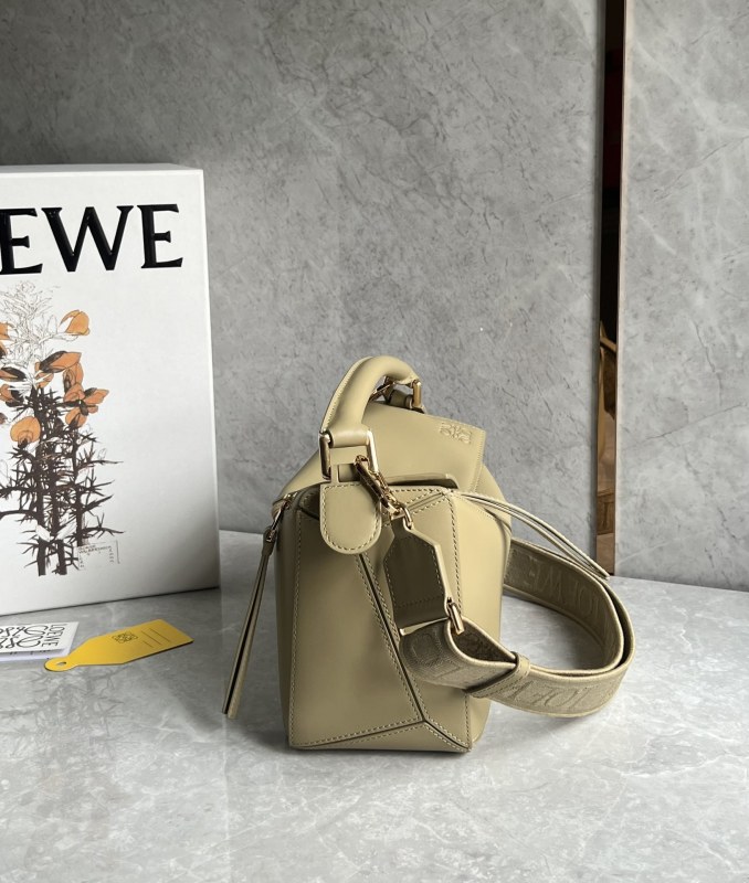 Puzzle Edge Bag In Soft Grained Calfskin“24*16.5*10.5CM”-009=