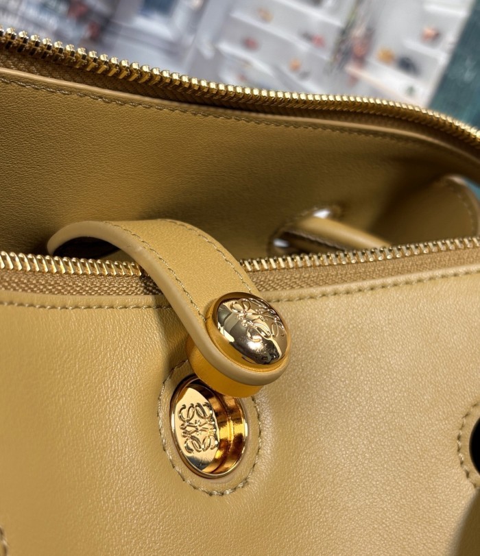 Small Madrid bag in smooth calfskin“23.5*19*10CM”-009=