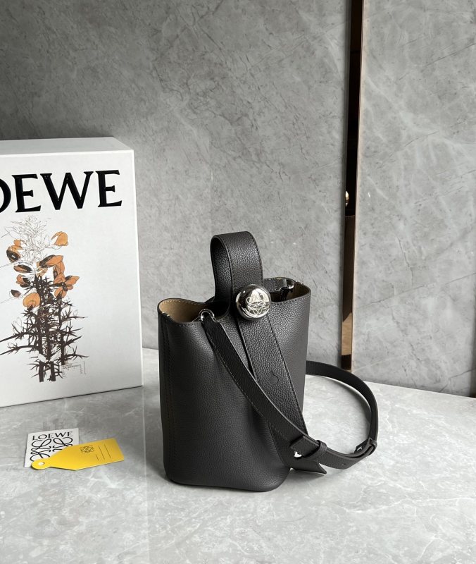 Pebble Bucket Bag In Soft Grained Calfskin“19.5*16*16CM”-009=