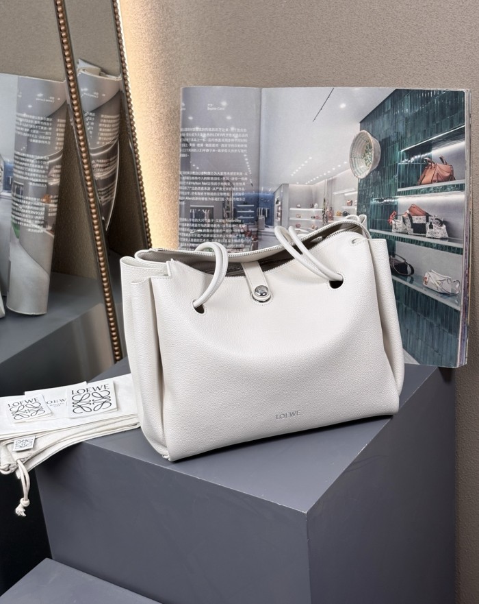 Medium Madrid bag in supple calfskin“28.5*23*11CM”-089=