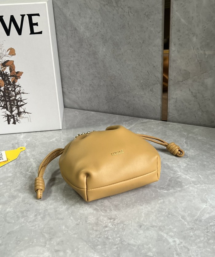 Flamenco Purse Bucket In Mellow Nappa Lambskin“23*17*5.5”-038=