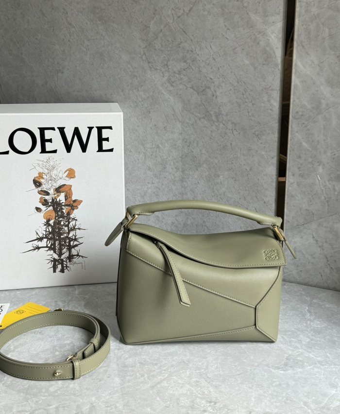 Puzzle Edge Bag In Soft Grained Calfskin“24*16.5*10.5CM”-009=