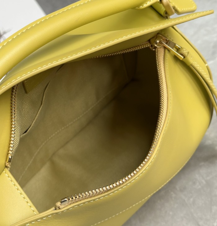 Puzzle Edge Bag In Soft Grained Calfskin“24*16.5*10.5CM”-089=
