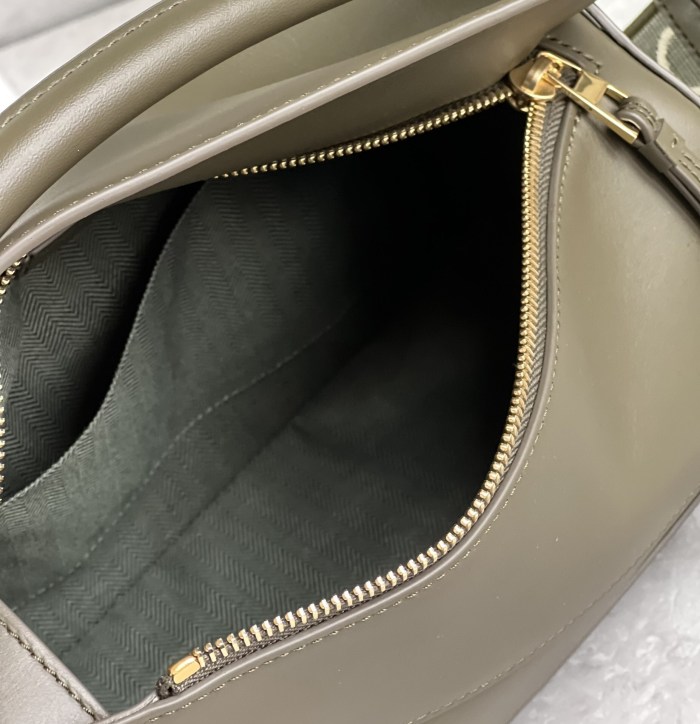 Puzzle Edge Bag In Soft Grained Calfskin“24*16.5*10.5CM”-089=