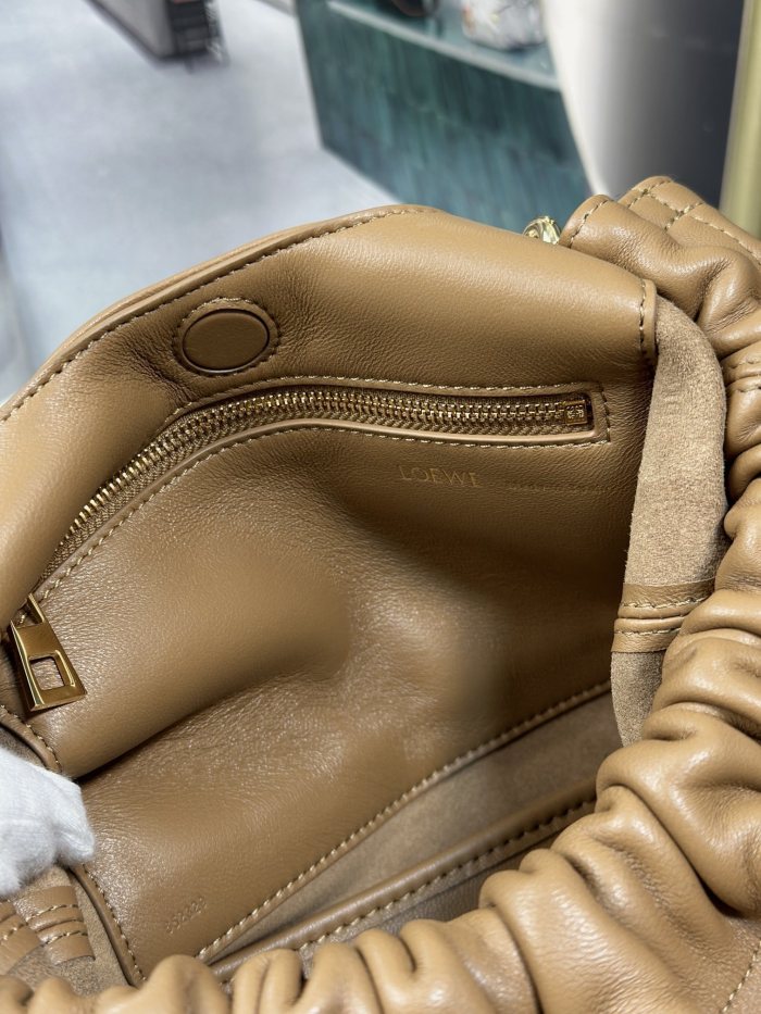 Small Nappa Leather Squeeze Bag“29*24*10.5CM”-058=