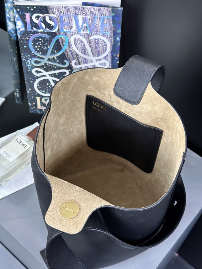 Pebble Bucket Bag In Smooth Calfskin“28*24.5*23.5CM”-087=