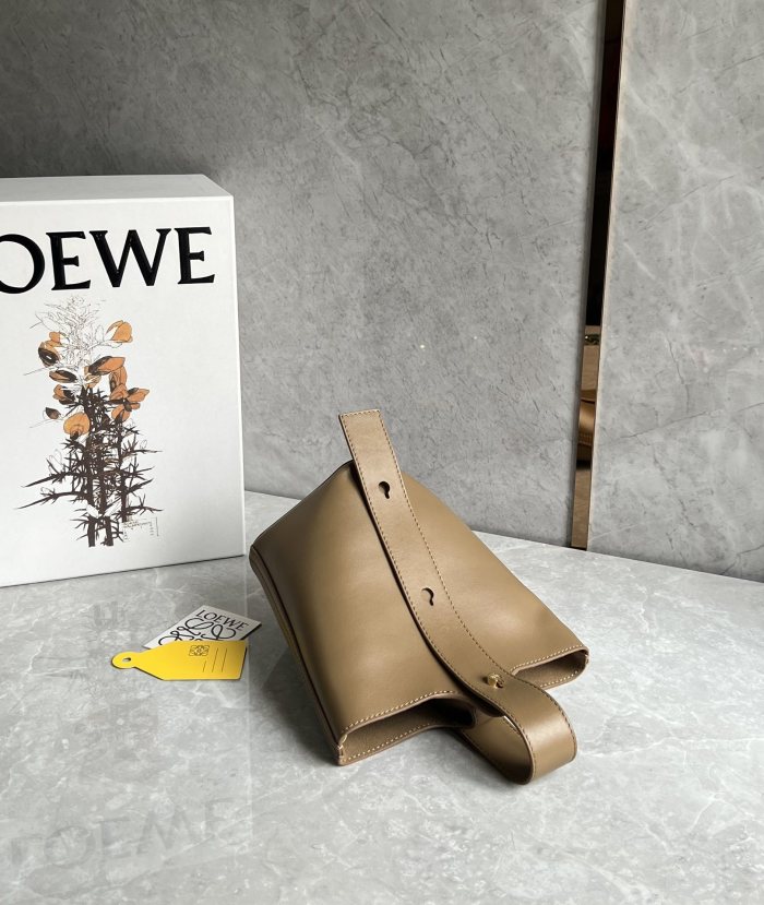 Pebble Bucket Bag In Soft Grained Calfskin“19.5*16*16CM”-009=