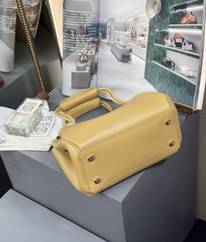 Small Madrid bag in smooth calfskin“23.5*19*10CM”-009=